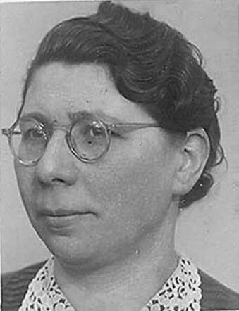 Bron: Stadsarchief Amsterdam Marktvergunning   Mijntje Springer-Kopee  23-11-1890  12-10-1942  kaart dd 13-1-1942