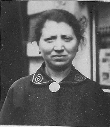 Bron: Stadsarchief Amsterdam Marktvergunning   Milka van Praag-Peper  1879-1943