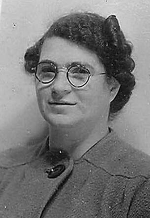 Bron: Stadsarchief Amsterdam Marktvergunning   Mina Overste-Lisser  2-10-1903  4-6-1943