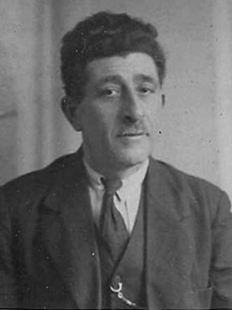 Bron: Stadsarchief Amsterdam Marktvergunning   Mozes Brandon 13-5-1876  10-9-1942 kaart dd 29-3-1934  kaart nr 745-517