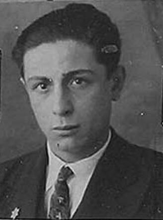 Bron: Stadsarchief Amsterdam Marktvergunning   Mozes Caransa 1-11-1910  4-6-1943