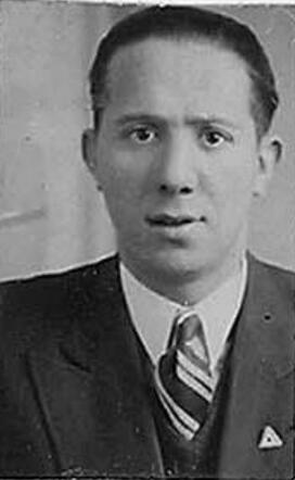 Bron: Stadsarchief Amsterdam Marktvergunning   Nathan Gobits 15-5-1906 kaart dd 15-1-1934 kaart nr745-8189