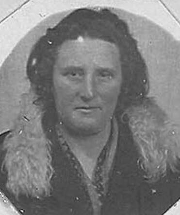 Bron: Stadsarchief Amsterdam Marktvergunning   Rachel Brander-Boesnach 16-4-1895  21-1-1943 kaart dd 18-3-1929  kaart nr 745-6108