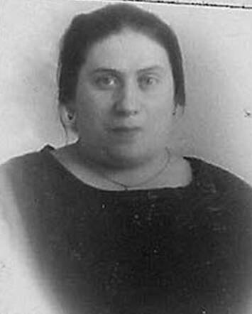 Bron: Stadsarchief Amsterdam Marktvergunning    Rebecca de Goeije-van de Kar 25-9-1889  15-12-1942    kaart dd 8-5-1933 kaartnr 745-7947