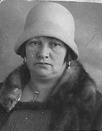 Bron: Stadsarchief Amsterdam Marktvergunning   Rebecca Schaap-Sealtiel 21-4-1884  4-6-1943 kaart dd 1-1-1924  kaart nr 745-3536