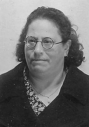 Bron: Stadsarchief Amsterdam Marktvergunning   Rosa Casseres-Pampel 10-6-1888  3-12-1942  kaart 745-715
