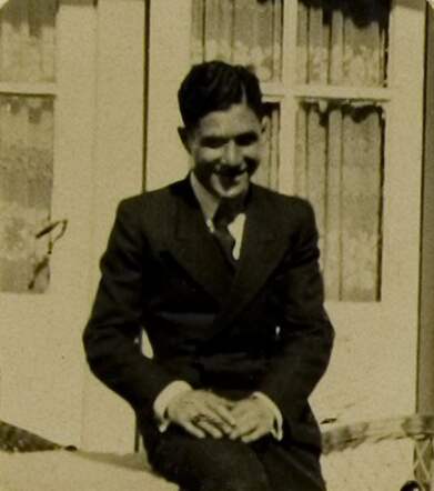 Bron: Stadsarchief Amsterdam Marktvergunning   Salomon Canes 14-2-1920  31-3-1944 kaart nr 012967_002