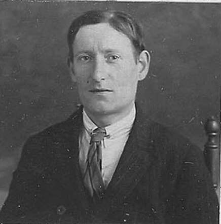 Bron: Stadsarchief Amsterdam Marktvergunning   Salomon Haringman 5-12-1886  8-10-1942