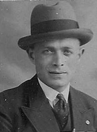 Bron: Stadsarchief Amsterdam Marktvergunning   Salomon Waterman 26-2-1901  9-7-1943