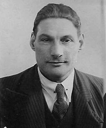 Bron: Stadsarchief Amsterdam Marktvergunning   Samson Winnik 16-12-1884  23-11-1942  kaart dd 1-6-1938  kaart 745-4594