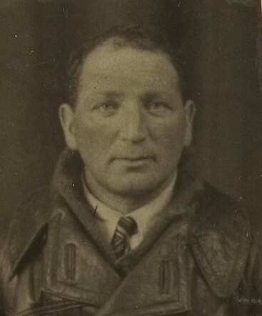 Bron: Stadsarchief Amsterdam Marktvergunning   Samuel Schelvis 9-9-1897  31-1-1943 kaart dd onbekend