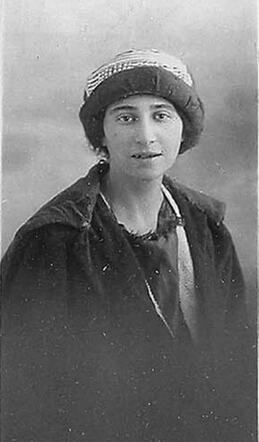 Bron: Stadsarchief Amsterdam Marktvergunning  Sara Davidson 22-4-1889  6-3-1944