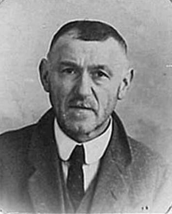 Bron: Stadsarchief Amsterdam Marktvergunning   Simon Gotlib 10-3-1869 Grave  kaart dd 1-12-1923 kaart nr 745-8275
