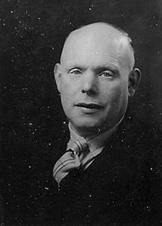 Bron: Stadsarchief Amsterdam Marktvergunning   Simon Naarden 1-5-1890  28-5-1943 kaart dd 4-7-1939  kaart nr 2830