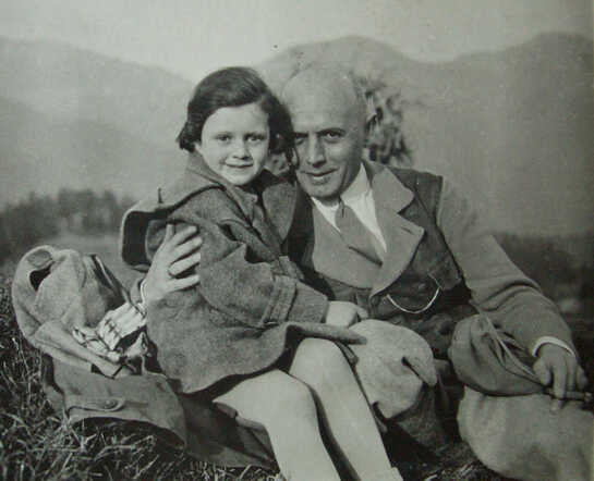 Ilse Brüll met haar vader