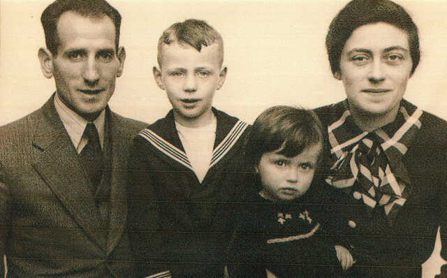Levie Paul (Lowietje) and Irene Rosita Cohen with their parents Herbert and Hendrika Boena Cohen-de Beer