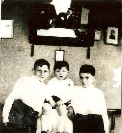 Machiel (Chieltje) Cohen (middle) with his cousins Barend (left) and Emanuel (Manie) Doof