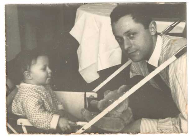 Tom Michael Rudolf (Tommy) Cohn Bloch with his father Max Alfred Cohn Bloch