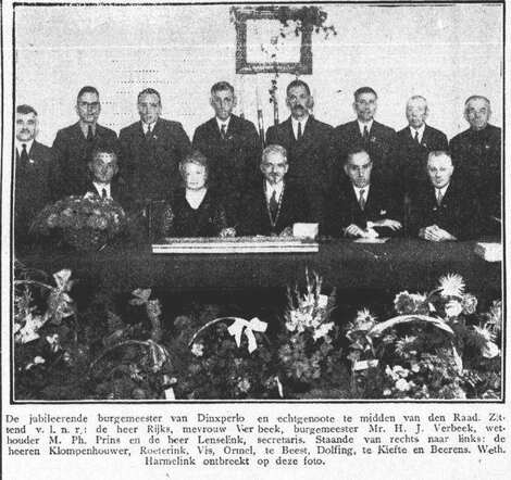 De Graafschap-bode, 16 september 1936, pag. 8. Gemeentebestuur van Dinxperlo met wethouder Maurits Philip Prins.