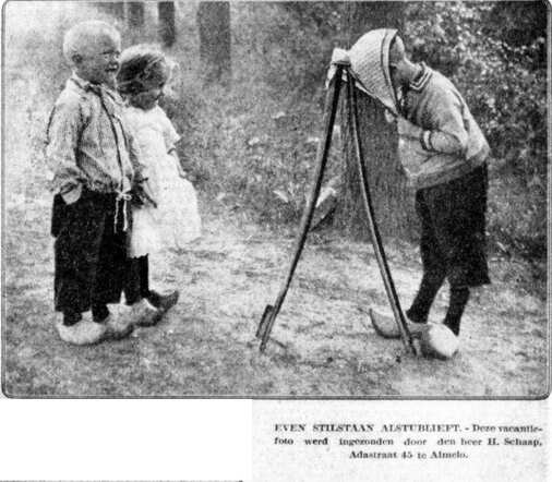 De Telegraaf, 8 oktober 1929, ochtend, pag. 4. Even stilstaan alstublieft.