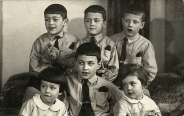 De zes oudste kinderen Emanuel