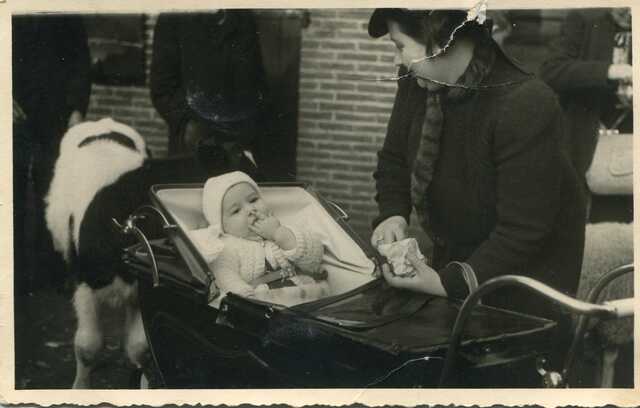 Isaias (Sjakie) Degen with his mother Rebecca Degen-Berger