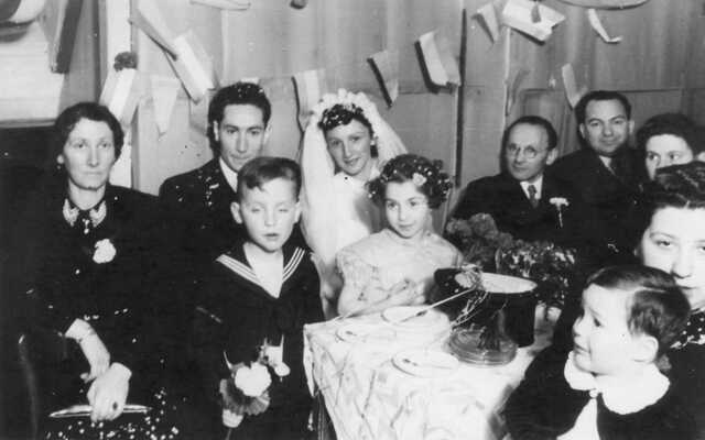 Wedding of Dina Smeer to Semaria (Mario) Gabay from Istanbul on 26 April 1942 in Amsterdam