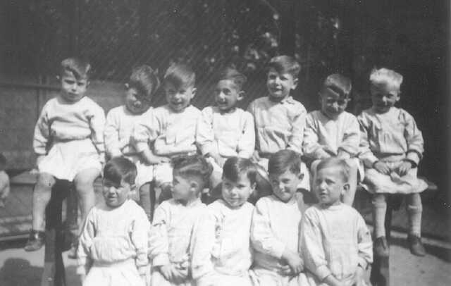 Group Photo of the Crèche at the Plantage Middenlaan in Amsterdam, june 1939