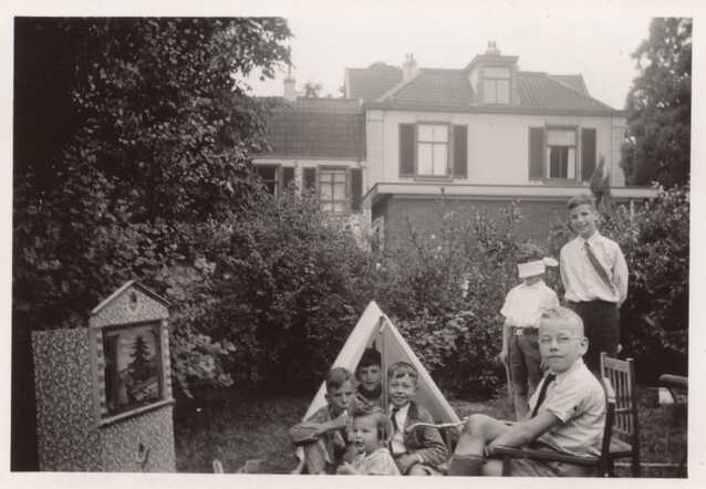 Hanns Peter Eisner (in the back of the tent) and Marianne Eisner (in front of the tent)