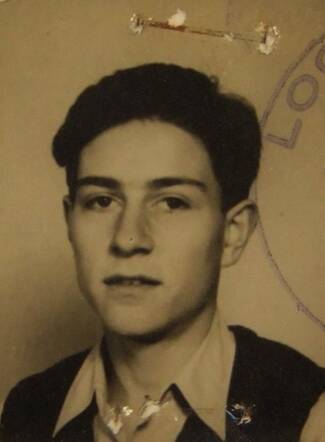 Esra Jurovics-1 born 1 Feb 1925 Berlin, died 9 Dec 1942 Auschwitz