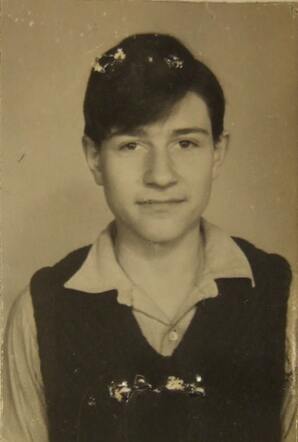 Esra Jurovics-2 born 1 Feb 1925 Berlin, died 9 Dec 1942 Auschwitz