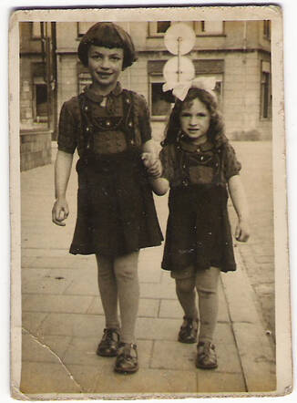 Keetje Gans (left) and Gelle Gans (right)