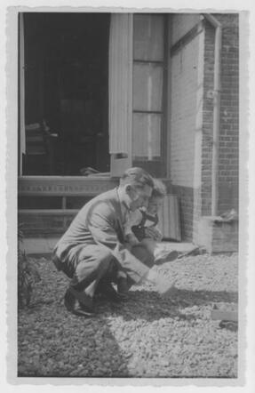 Barnett (Barney) Greenman with his father Leon Greenman (who survived the war), in june 1941