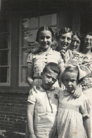 Salomon (Sallo) van der Ham (left), with his cousins and aunts (they all survived the war)