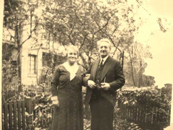 Elisabeth Kleerekoper-van Es met haar man Jacob Gerrit Kleerekoper