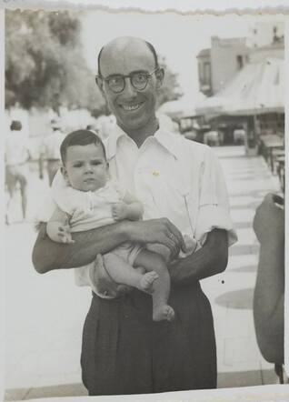 Johan Siegfried van Cleef met zijn dochtertje, 1936