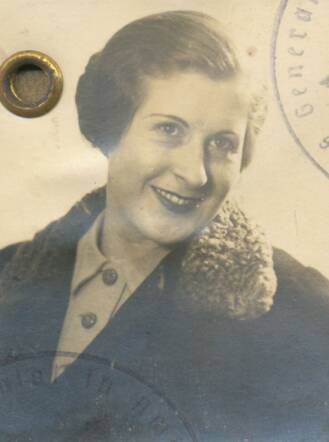 Ruth Kahn-Voss, ca. 1938