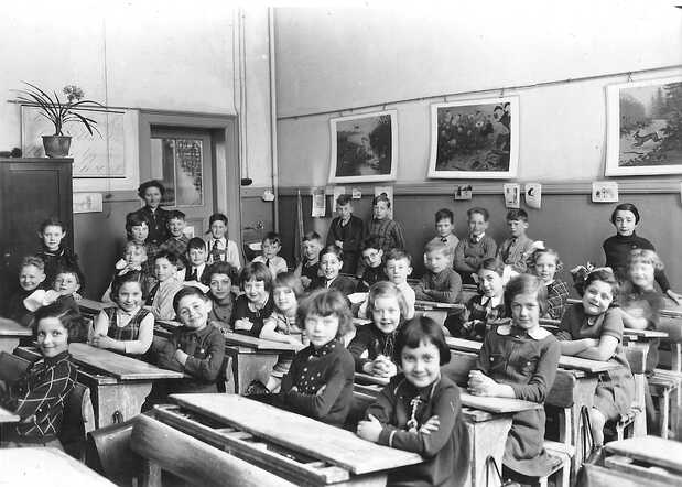 School photo of the Frederiksschool in Amsterdam, 1938