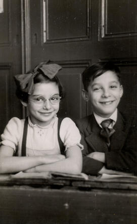 De tweeling Samuel Louis en Flora Betsy Komkommer (en)