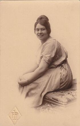 Lea Barsam-Fischer, 1918