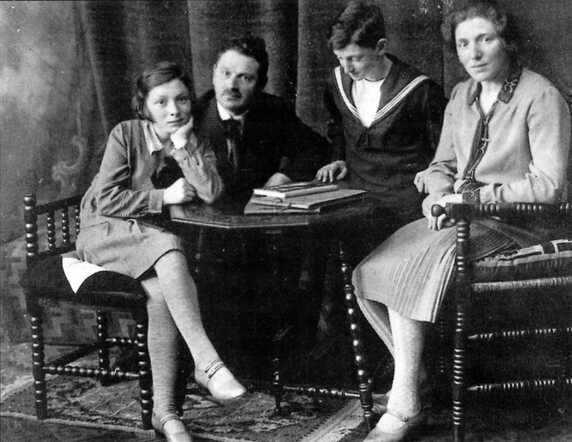 Levi Grunwald &amp; Sara Gr-Witmond, Roos en Isaac 1930
