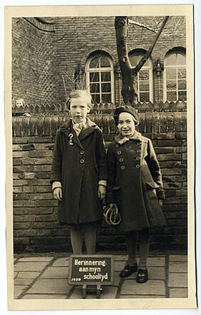 Elisabeth (Liesje), 1939, rechts op de foto
