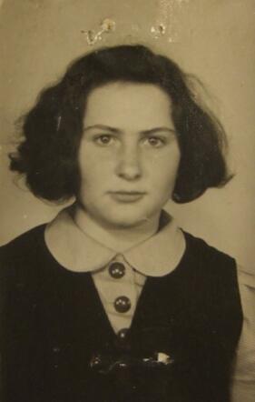 Lilli Kellner born 12 July 1925 Koln, died 1 Oct 1942 Auschwitz