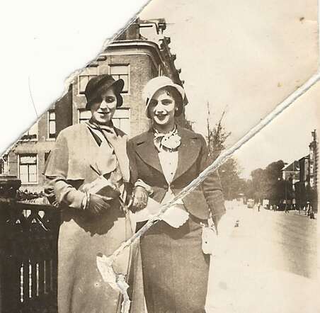 Roosje Goldberg en Jeanette (Netty) Brugmans-Mossel