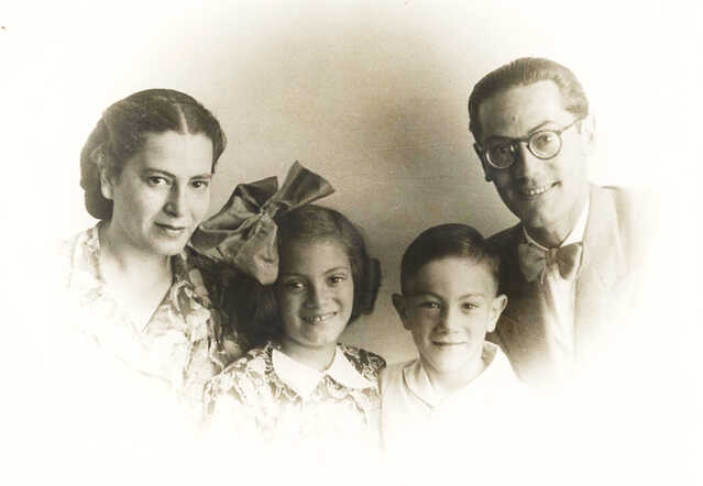 Nicoletta (Nikki) and Emanuel (Mannie) Noort with their parents Johan and Jetje Noort-Blok