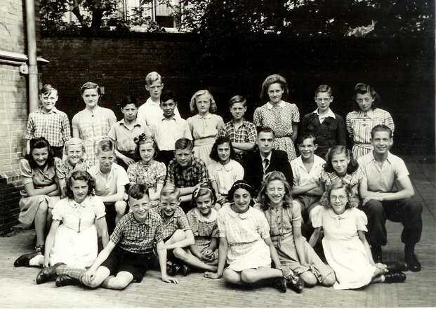 School photo of the Govert Flinckschool, 1940-1941