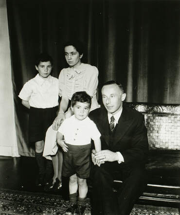 Johan (left) and Marcel Polak with their parents Felix and Gertrud Johanna Polak-de Jonge
