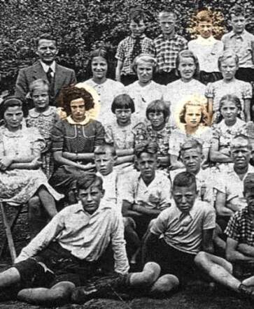 Janny Prins (left)