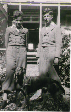 Franz Ulrich (Ulli) Rosenfeld (left) in Amsterdam with his brother Arno (he survived the war), 1939
