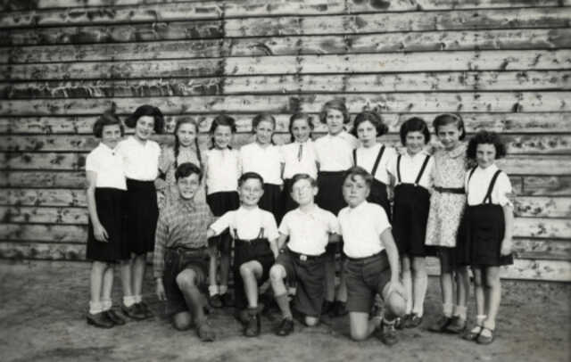 Schoolkinderen in kamp Westerbork